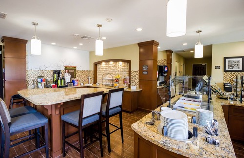 Plano Apartment | Enjoy Free Breakfast, Free Wi-Fi, and an Outdoor Pool