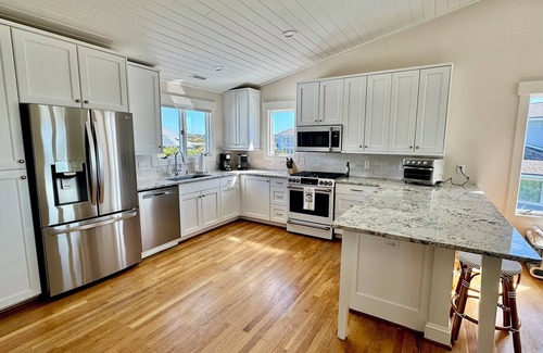 South Beach House | ENJOY glorious FALL at a discount;JUST renovated Oceanview,huge porches,4 bd/5ba