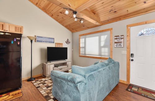 Dandridge House | Enjoy Lakeside Living with Our amazing lake house