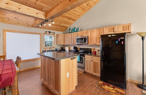 Dandridge House | Enjoy Lakeside Living with Our amazing lake house