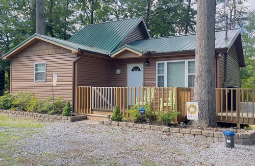 Dandridge House | Enjoy Lakeside Living with Our amazing lake house