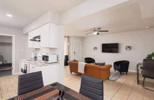 West San Antonio House | Enjoy San Antonion this excellent central location