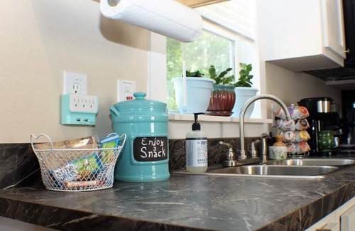Mid America Cottage | Enjoy Serenity at Gee's Comfy Cottage! ADA Accessible.