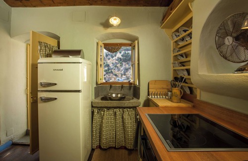 Symi House | Enjoy the beauty of simplicity and tradition