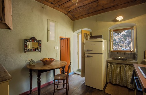 Symi House | Enjoy the beauty of simplicity and tradition