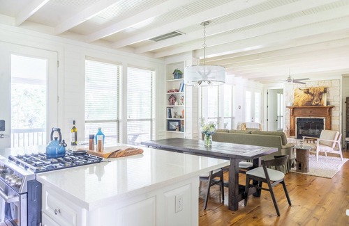 Round Top House | Enjoy the best of fall fun in comfort and style! Relax by the pool, play a round of pickleball, or unwind around the cozy fire pit.