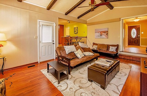 Westover Cottage | Enjoy the Centrally Located Mcfadyen Guest House