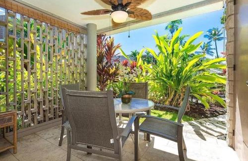 Kailua-Kona Apartment | Enjoy the sunset at OCEAN FRONT 1BR Apartment - pool on site!