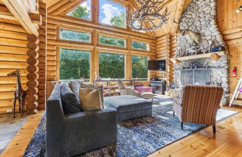Central Vermont- Killington House | Enjoy this stunning Log home with open floor plan and tons of natural lighting Ridgetop