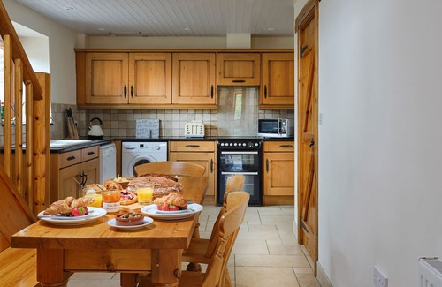Hartland Cottage | Enjoy tranquil Devon but near coast and pubs.