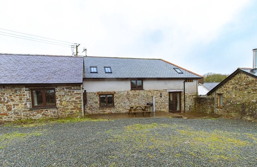 Hartland Cottage | Enjoy tranquil Devon but near coast and pubs.