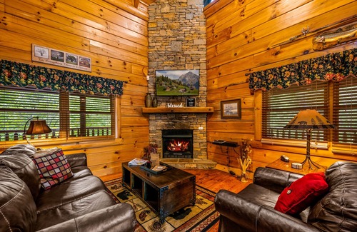 Gatlinburg - Pigeon Forge Cabin | Enjoy Winterfest at a 5 Star Cabin!