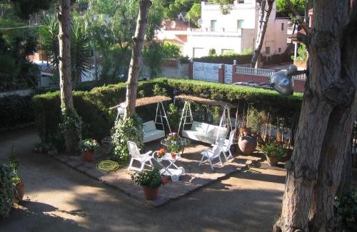 Castelldefels House | Enjoy your holidays 300m to the Mediterranean sea at Villa DIVALI