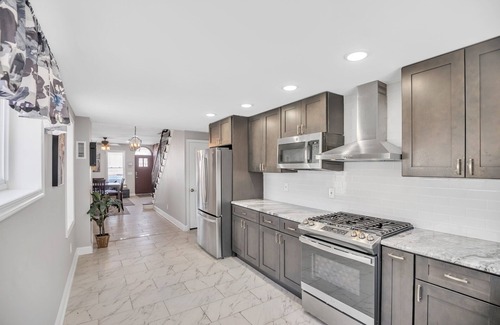 Fishtown House | Enjoy Your Stay in this Amazing Location in Philadelphia! by RedAwning