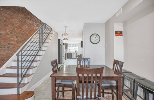 Fishtown House | Enjoy Your Stay in this Amazing Location in Philadelphia! by RedAwning