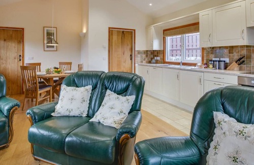 Talybont Ski Chalet | Enlli Lodge in the beautiful Barmouth