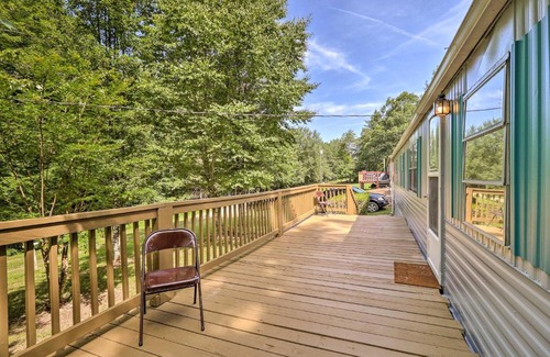 Ennice House | Ennice Escape Less Than 3 Mi to Blue Ridge Parkway!