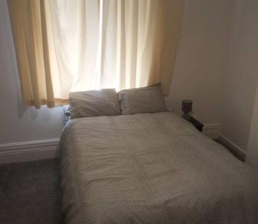 Burnley House | Ensuite Double-bed (E4) close to Burnley city ctr.
