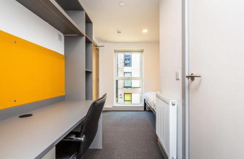Lincoln House | Ensuite Room With Shared Kitchen, Close to Centre- 18 above
