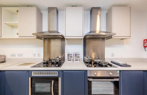 Lincoln House | Ensuite Room With Shared Kitchen, Close to Centre- 18 above