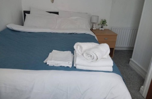 North Shore Hotel | Ensuite Small Double Room in a lovely Hotel