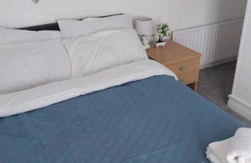 North Shore Hotel | Ensuite Small Double Room in a lovely Hotel