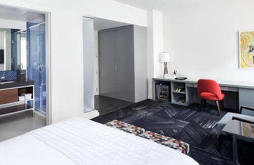 Downtown Minneapolis Hotel | Ensuring a Very Comfortable & Memorable Stay! 2 Modern Units, Pet-friendly!