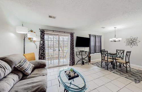 Table Rock Apartment | Entertainer's Landing, Unit 3