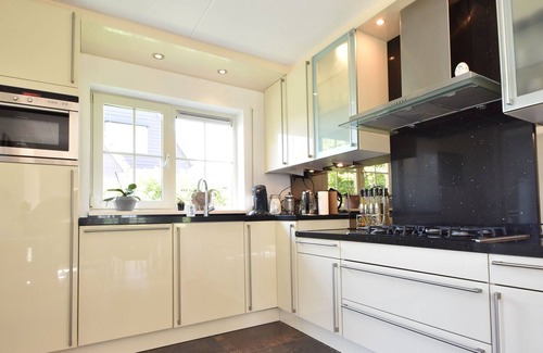 Oude-Tonge House | Enticing Holiday Home in Oude with Garden
