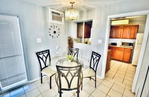 El Paso House | Entire 2-bedr Apt in El Paso with AC and WiFi