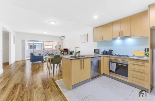 Wolli Creek Apartment | Entire 2 bedroom in the heart of Wolli Creek