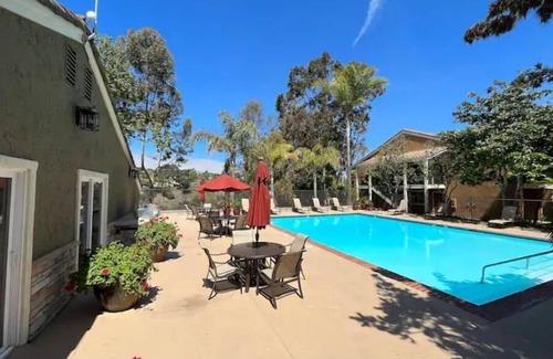La Jolla Village House | Entire 2br/2ba La Jolla Village Condon