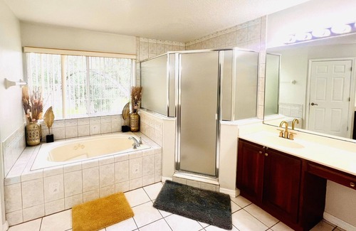 Ocoee House | Entire 3BR House-Families-Disney 30 mins Away-Golf-Park-West Orange Trail