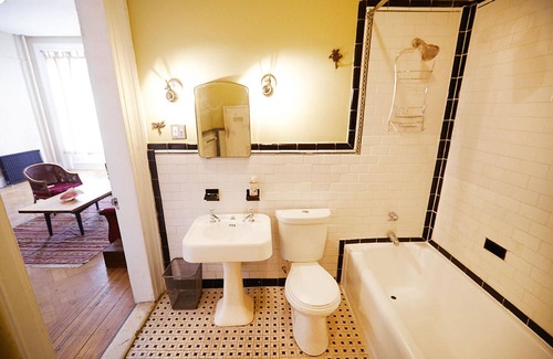 Clinton Hill Apartment | ENTIRE APARTMENT BIG & SUNNY, 1 STOP FROM MANHATTAN