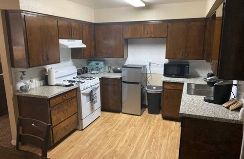 Porterville Apartment | Entire Apartment Porterville- 45 mins to National Parks