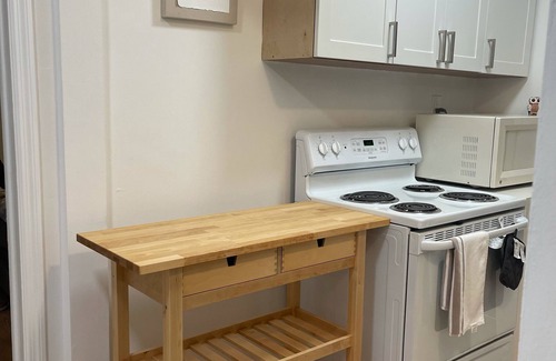 Hollywood Apartment | Entire Apartment Steps to sands of Hollywood Beach