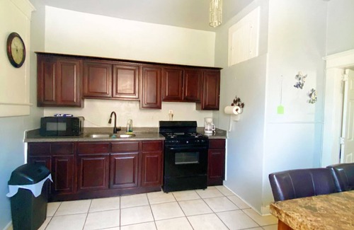 El Paso House | Entire Cozy House Near UTEP