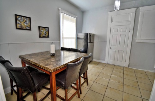 El Paso House | Entire Cozy House Near UTEP