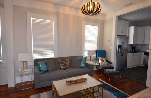 Thomas Square House | Entire Duplex in Starland District