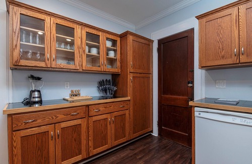 Oneonta House | Entire duplex - Two Families - Baseball Complex - 5 minute walk to Downtown