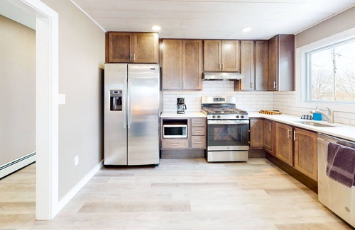 Lubec Apartment | Entire duplex with beautiful ocean views & 2 living spaces - walk to all of town