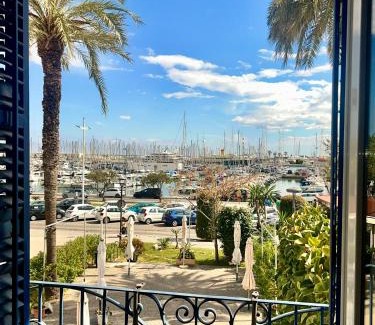 Vilanova I la Geltru Apartment | Entire Flat First Beach line - Sea Views - Vilanova i Geltru