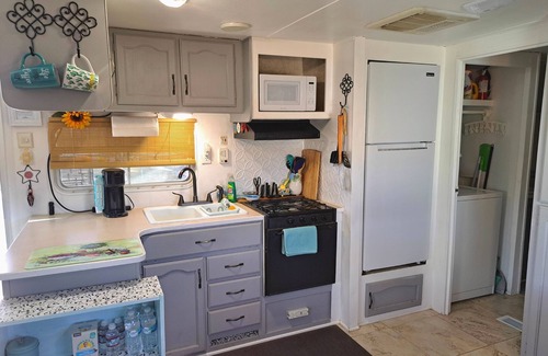 Fortuna Foothills House | Entire Foothills Quiet Guest Home - Dog Friendly, Utilities Included, BBQ Grill