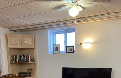 Saint-Simon Apartment | Entire Furnished Apartment Near to Crémazie Metro