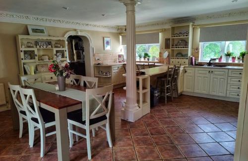 Knockaderry Cross Roads House | Entire home at Ballysax House