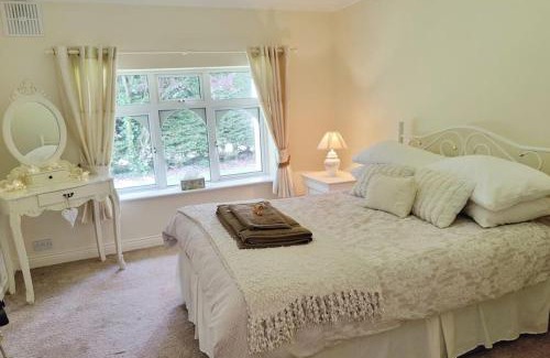 Knockaderry Cross Roads House | Entire home at Ballysax House