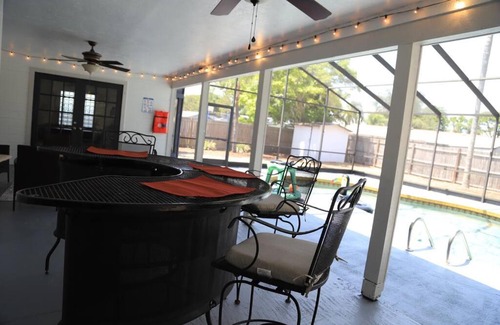 Bradenton House | Entire Home-Bradenton 3/2 indoor pool near beaches