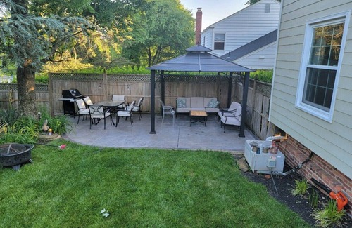 Del Ray House | Entire home in Great Delray Alexandria 2 Bed, Dent, 2 block to Metro, Shop, WIFI