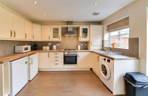 Manchester Apartment | Entire Home in Middleton, Manchester