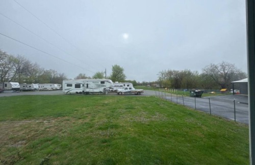 Russell Springs House | Entire Home in Russell Springs, KY